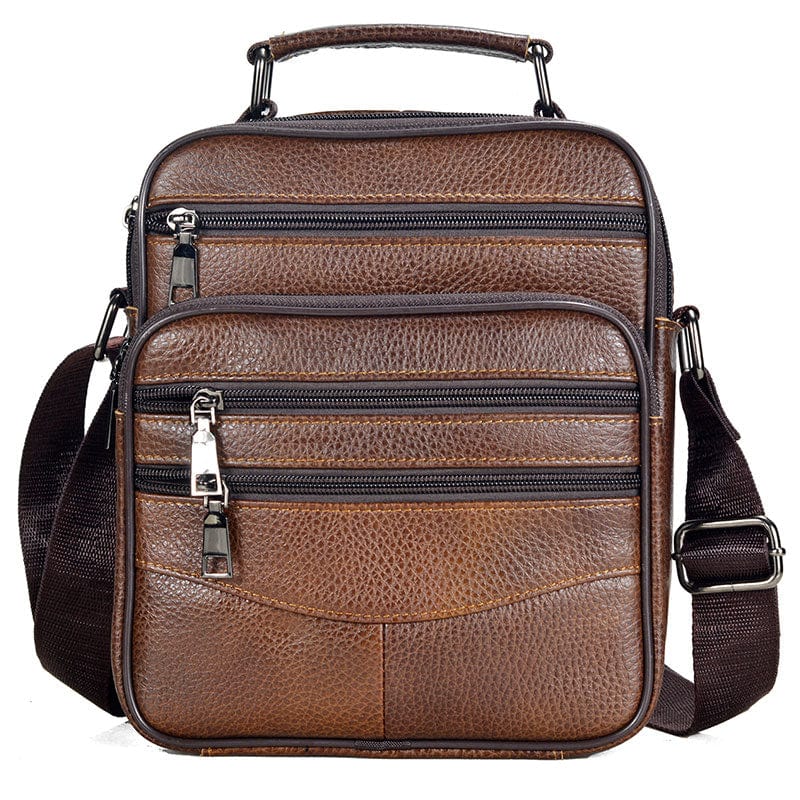 Intérieur d'un sac bandoulière homme en cuir, doublure et poches de rangement pratiques