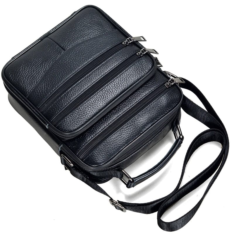 Sac bandoulière homme en cuir gris anthracite, mode masculine, accessoire de ville moderne