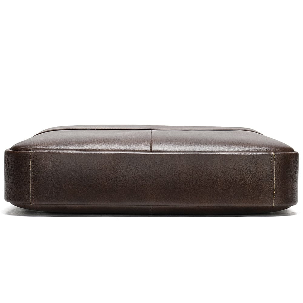 Accessoire de mode homme: sac bandoulière chic en cuir vegan marron ou noir