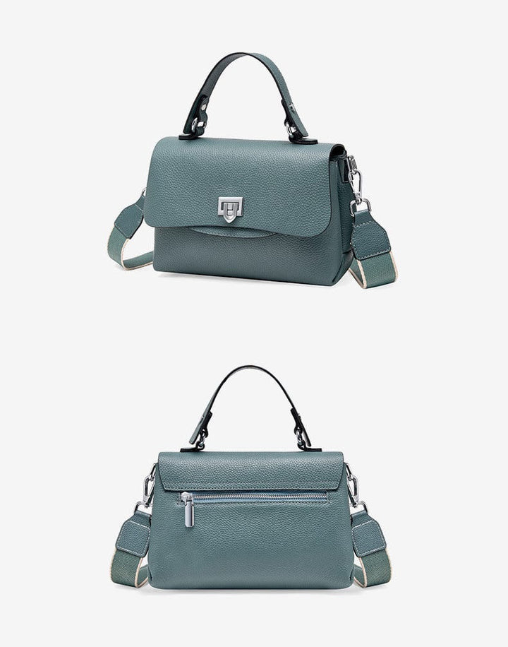 Sac bandoulière en cuir gris perle, accessoire chic et polyvalent pour femme, esprit moderne et raffiné.