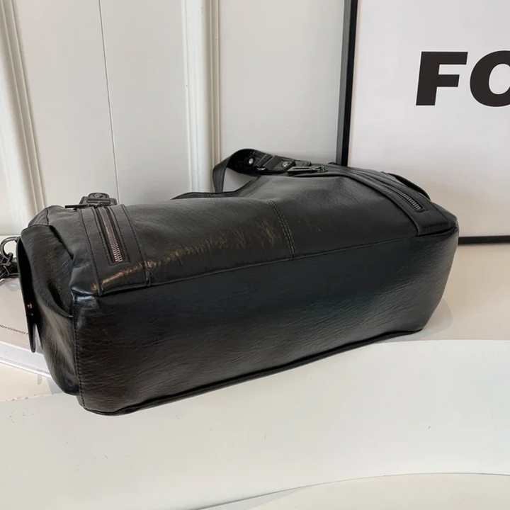Sac femme mode, en cuir végétal, design élégant et organisé, idéal au quotidien.