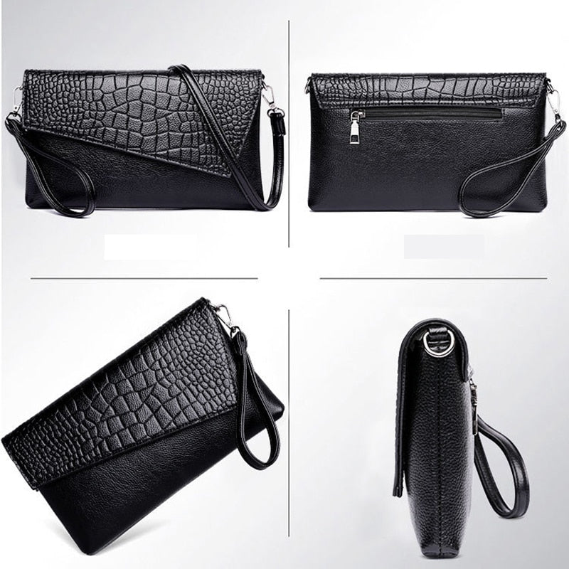 Accessoire femme chic: sac bandoulière compact motif python noir, parfait pour une soirée élégante.