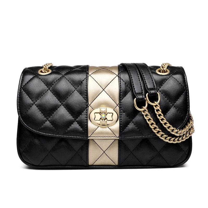 Sac bandoulière matelassé en cuir noir pour femme, vue de face, détails couture. Idéal pour un look chic et élégant.
