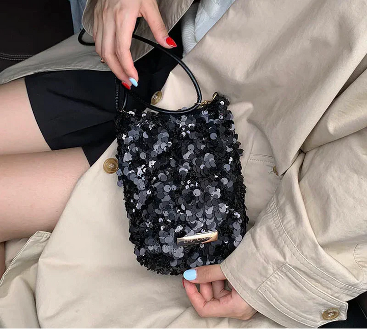 Sac bandoulière paillettes femme, élégant et chic, accessoire mode tendance.
