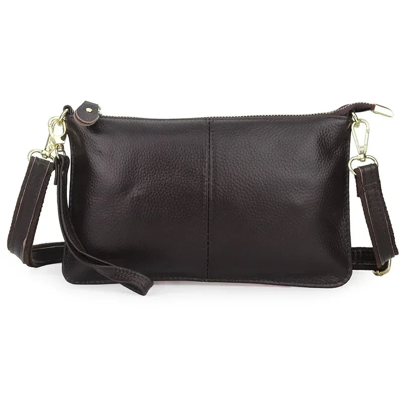 Sac de ville rectangulaire pour femmes, porté bandoulière, style moderne et élégant.