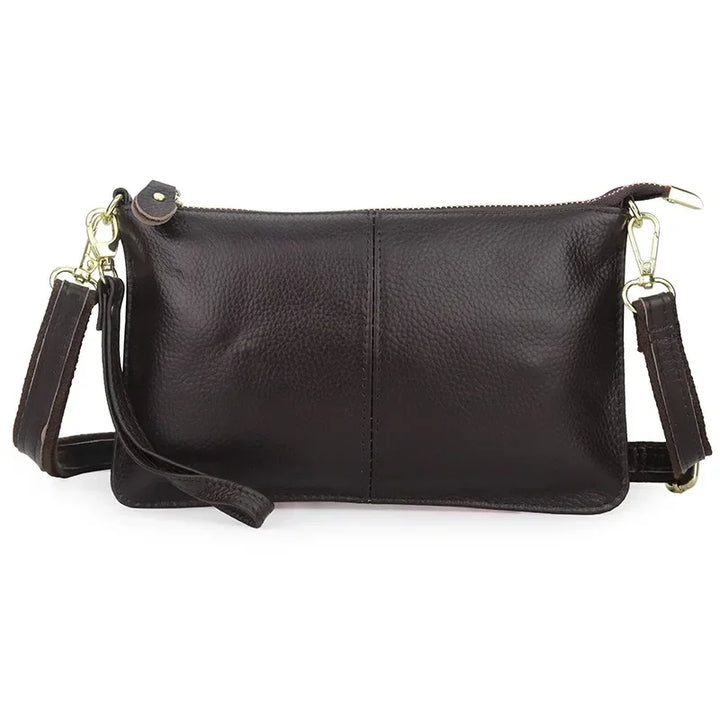 Sac de ville rectangulaire pour femmes, porté bandoulière, style moderne et élégant.