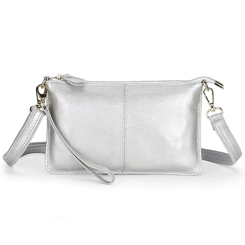 Pochette bandoulière rectangulaire pour femmes, accessoire de mode pratique et chic.
