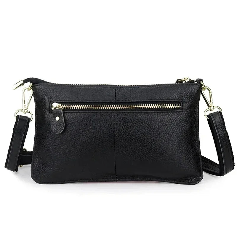 Sac rectangle pour femmes, porté épaule, design minimaliste et chic en simili cuir.