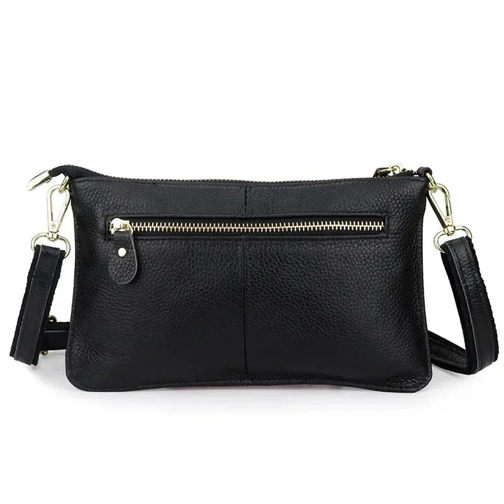 Sac rectangle pour femmes, porté épaule, design minimaliste et chic en simili cuir.