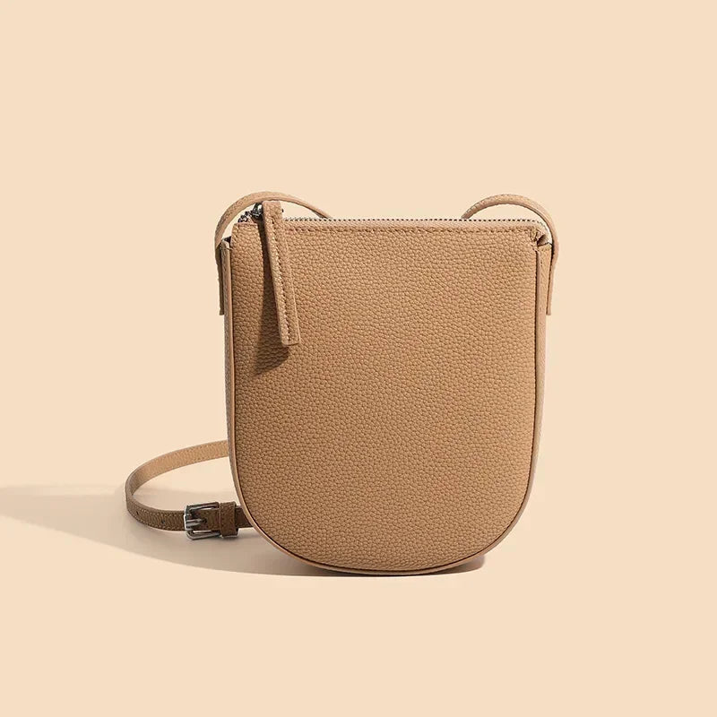 Sac de soirée élégant, mini pochette téléphone femme, bandoulière en cuir grainé noir.