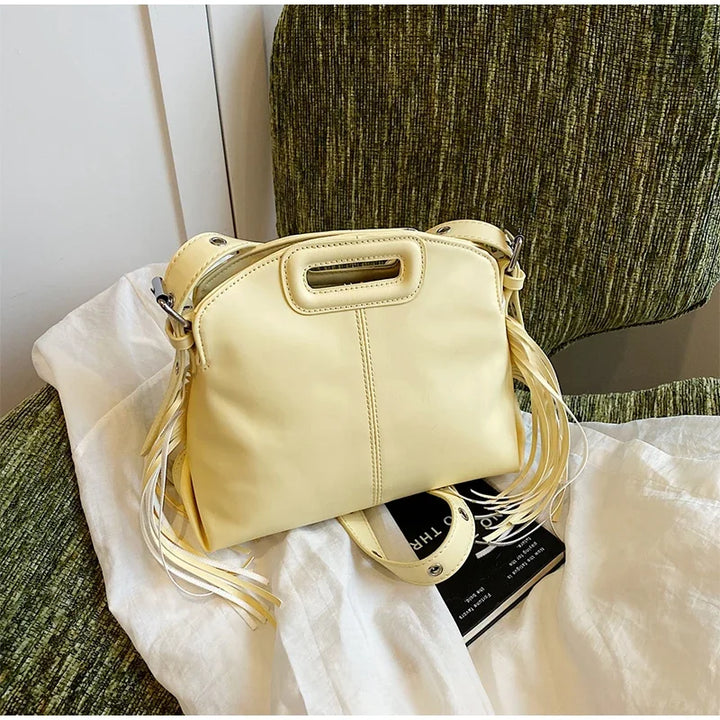 Sac chic pour femme, idéal pour la mode moderne et les sorties quotidiennes.
