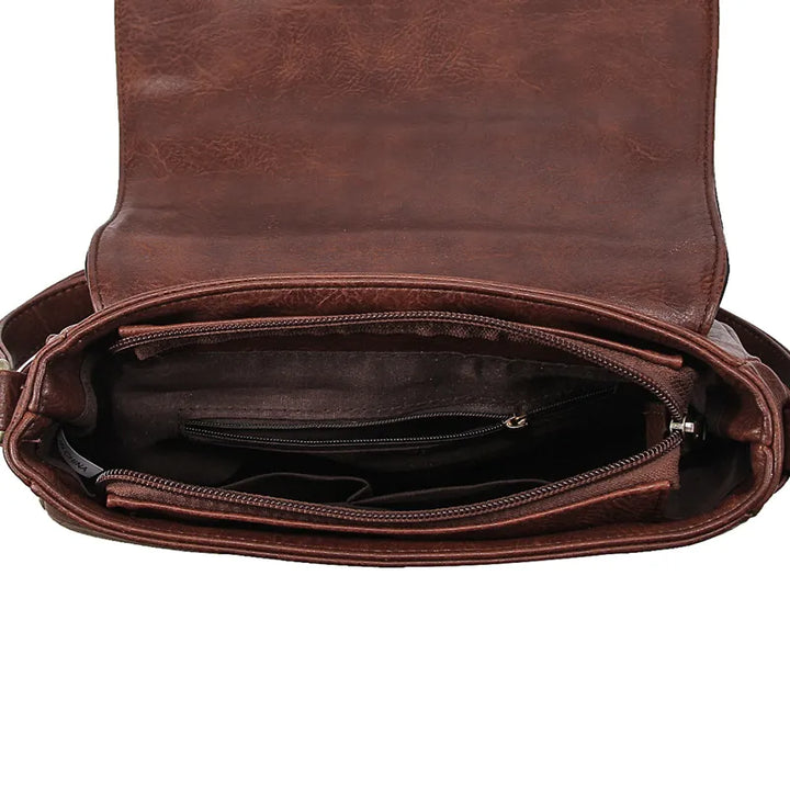 Sac épaule femme en cuir de qualité, design vintage raffiné et élégant.