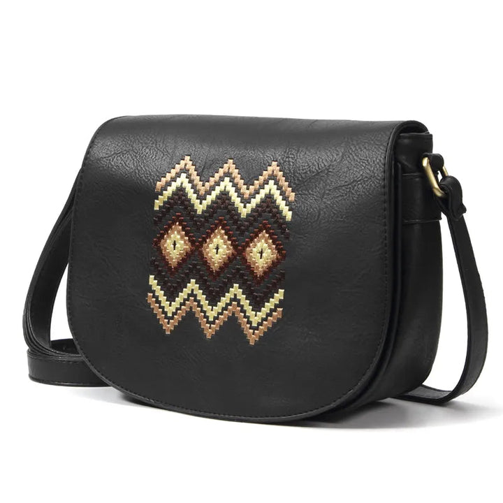Sac à main épaule femme en cuir vieilli, parfait pour un look vintage tendance.