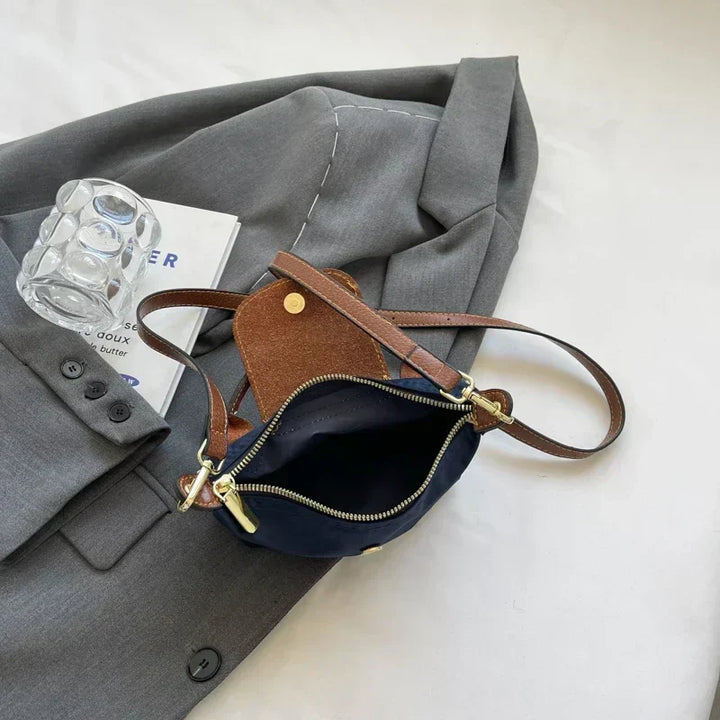 Sac bandoulière femme, élégant et compact.  Idéal automne.  Chic minimaliste.