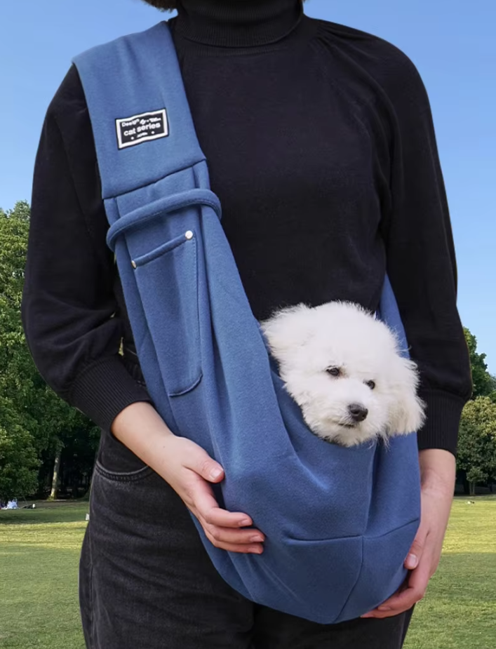 Sac bandoulière pour chien et chat. Transport confortable et sécurisé. Idéal pour promenades et voyages.