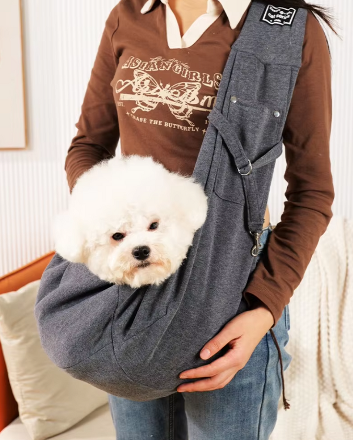 Sac bandoulière pour chien et chat. Transport confortable et sécurisé. Idéal pour promenades et voyages.