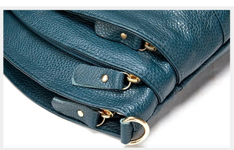 Sac besace femme avec fermeture éclair, bandoulière ajustable. Similicuir élégant et durable, très pratique.