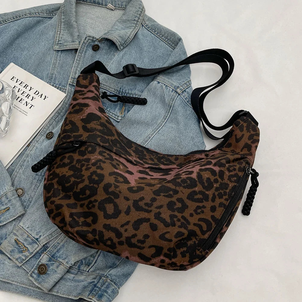 Sac bandoulière femme léopard, polyvalent, parfait pour un style tendance et chic.