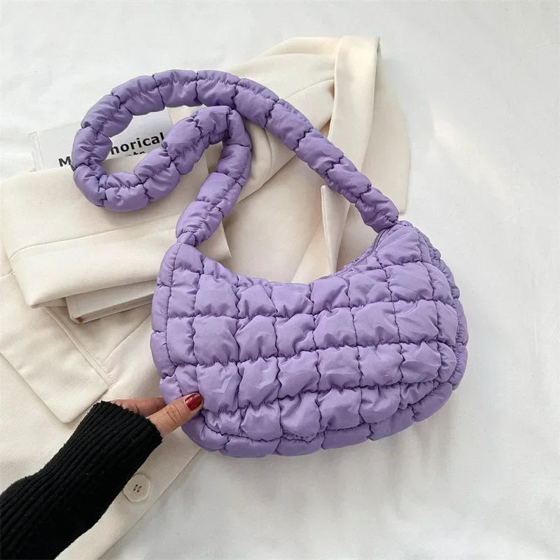 Sac besace matelassé couleur taupe, élégant et léger, accessoire indispensable pour femme