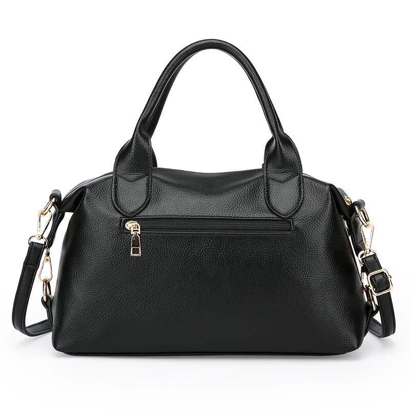 Chic sac bowling noir pour femme, parfait pour toute occasion. Style élégant et matériau durable.