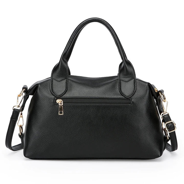 Chic sac bowling noir pour femme, parfait pour toute occasion. Style élégant et matériau durable.
