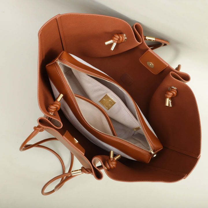 Sac cabas Colette en cuir vegan rouge, un accessoire audacieux pour femme qui dynamise n'importe quelle tenue.