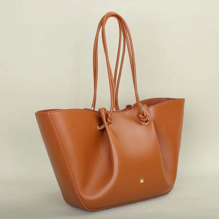 Sac cabas Colette en cuir vegan beige, un sac shopper versatile pour femme, alliant style et fonctionnalité.