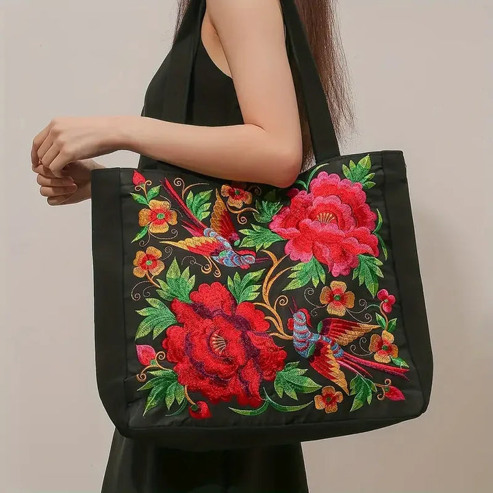 Sac cabas en tissu pour femme, design bohème avec broderies de fleurs et oiseaux, grand accessoire mode.
