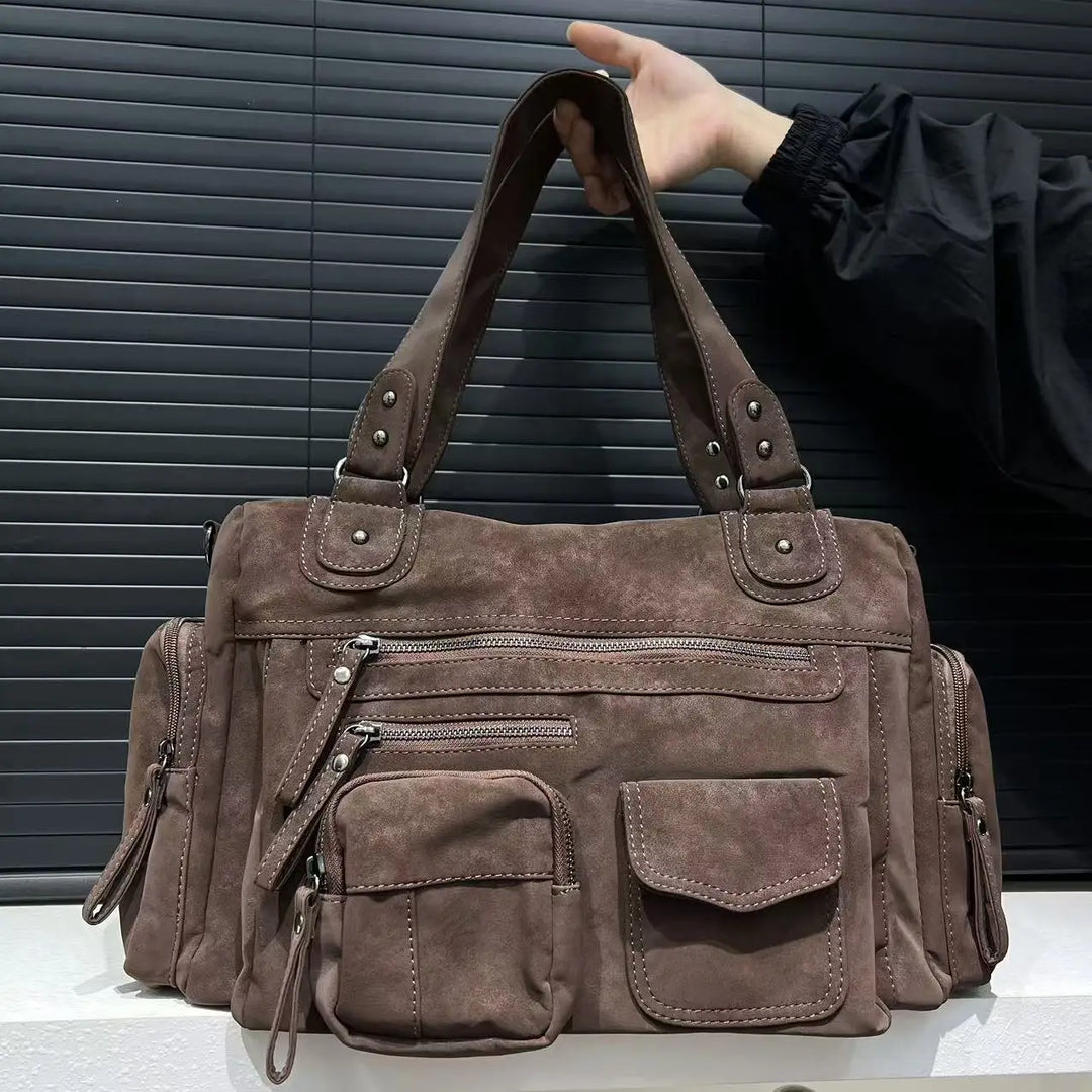 Sac cabas chic femme marron effet daim. Design moderne, grande capacité. Sac à main en cuir PU élégant et pratique.