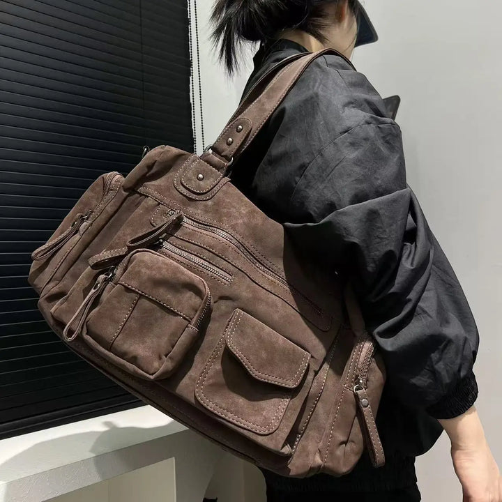 Sac cabas femme marron effet daim chic. Grand sac à main élégant en cuir PU, idéal pour une organisation facile.