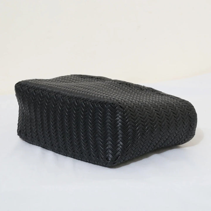 Sac à main cabas en cuir tressé, design élégant et moderne pour femme active et organisée.