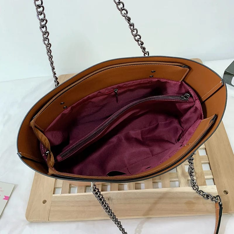 Accessoire femme indispensable: sac cabas marron en cuir vegan, sac épaule élégant et pratique