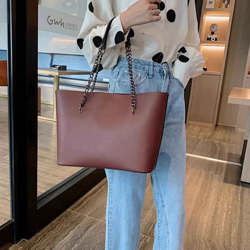 Sac cabas noir femme en cuir vegan, grand format, idéal comme sac fourre-tout chic et tendance