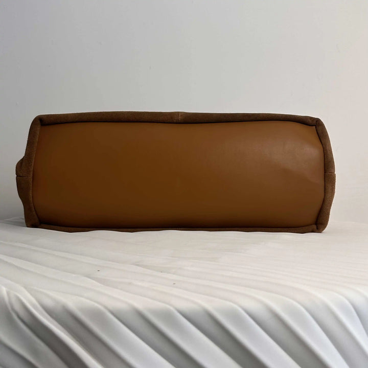 Sac à main cabas en daim femme, accessoire mode chic, parfait pour toute occasion.