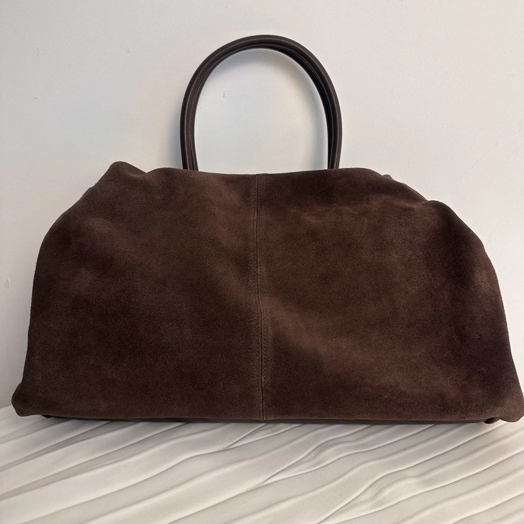 Grand sac cabas en daim pour femme, durable et élégant, parfait pour le shopping.