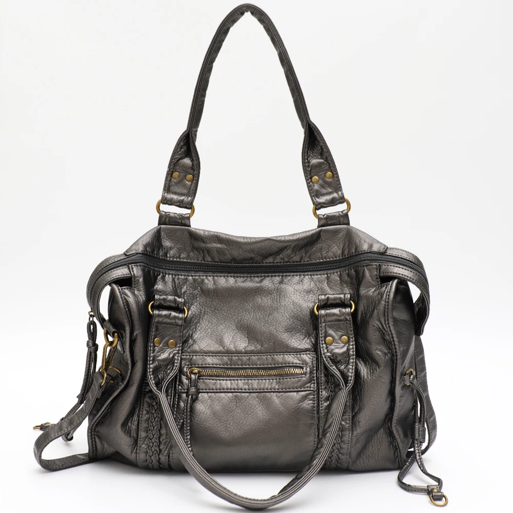 Sac cabas grand format pour femme, design souple en similicuir. Idéal pour transporter vos essentiels avec style.