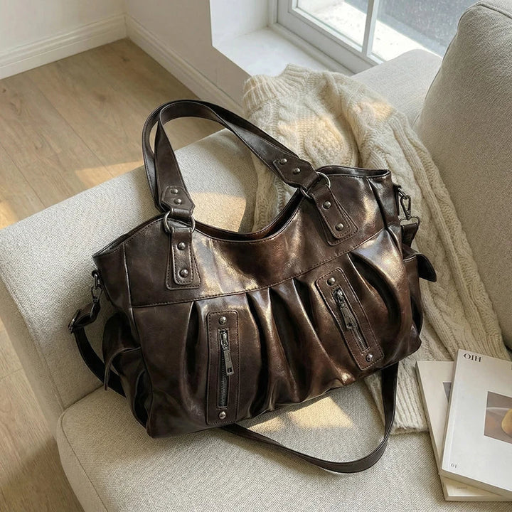 Sac cabas marron chic avec bandoulière pour femme, parfait pour transporter les affaires de cours et du quotidien.