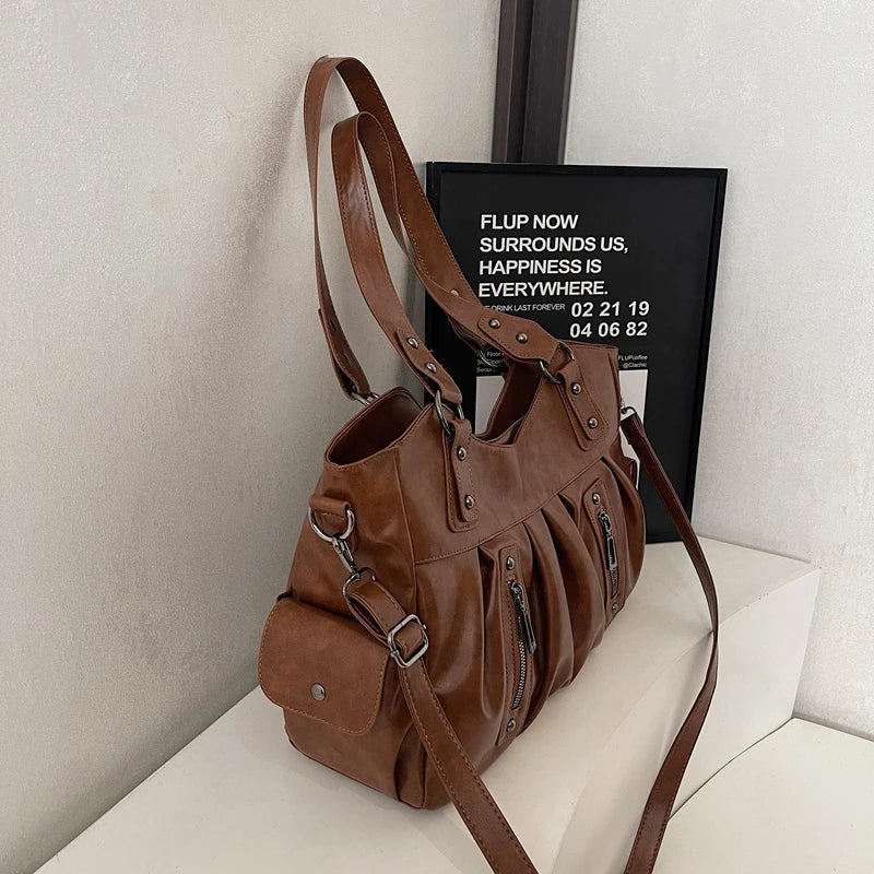 Sac cabas femme grand format pour étudiante, couleur café, en similicuir, idéal pour livres et ordinateur.