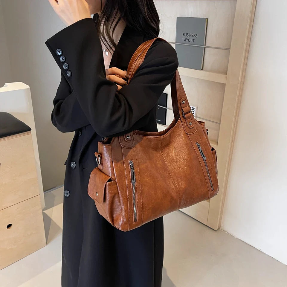 Accessoire de mode femme: sac cabas élégant, spacieux et organisé, pour un look chic assuré.