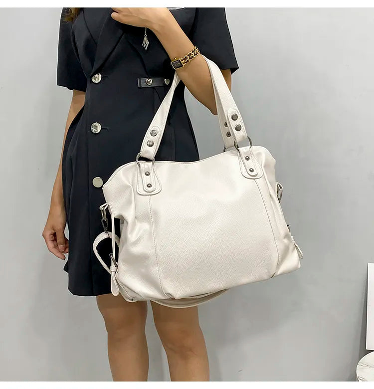 Sac cabas femme grand format, idéal pour PC portable, livres et essentiels de cours, très pratique et élégant.
