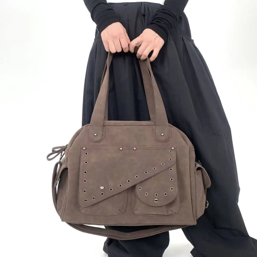Sac bandoulière cabas fourre-tout marron en suédine pour femmes, élégant et très pratique.