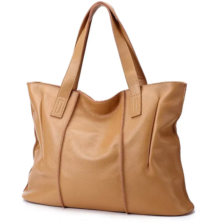 Sac cabas grand format en cuir souple camel avec fermeture zippée, idéal pour femme moderne et élégante.