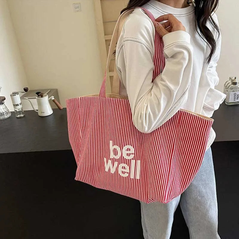 Sac cabas réversible femme, maxi tote bag polyvalent et élégant pour toutes occasions.