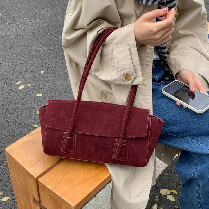 Sac cabas Zély élégant en daim marron pour femme, accessoire chic et pratique au quotidien.