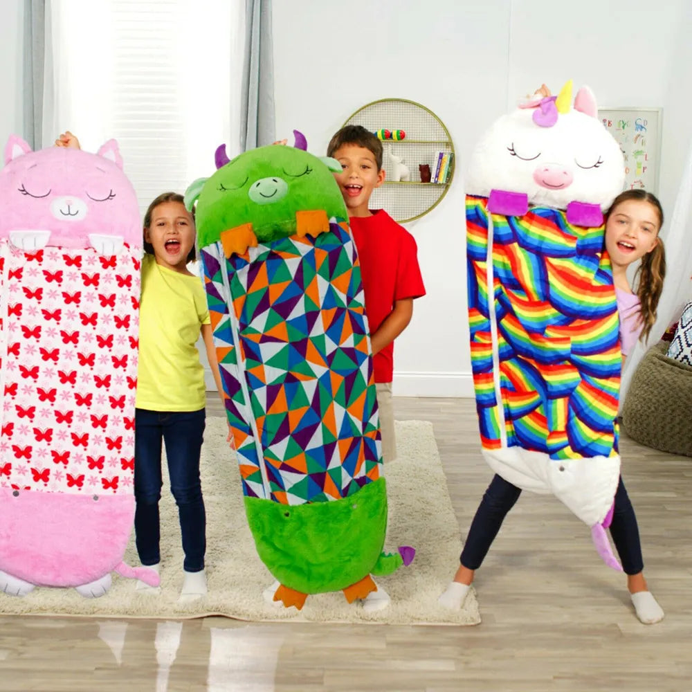 Sac de couchage peluche pratique et doux, parfait pour les siestes et le jeu des enfants.