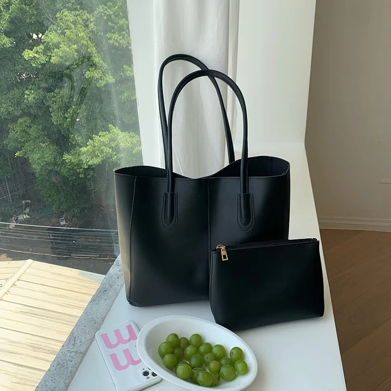 Sac chic pour femme, design moderne en similicuir, parfait comme sac de cours ou épaule.