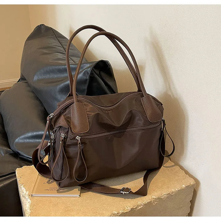 Sac de cours en nylon mode pour étudiantes, résistant et spacieux. Idéal pour les fournitures.