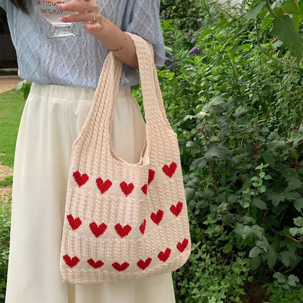 Grand sac femme en crochet, style bohème, indispensable pour la plage et les vacances d'été.