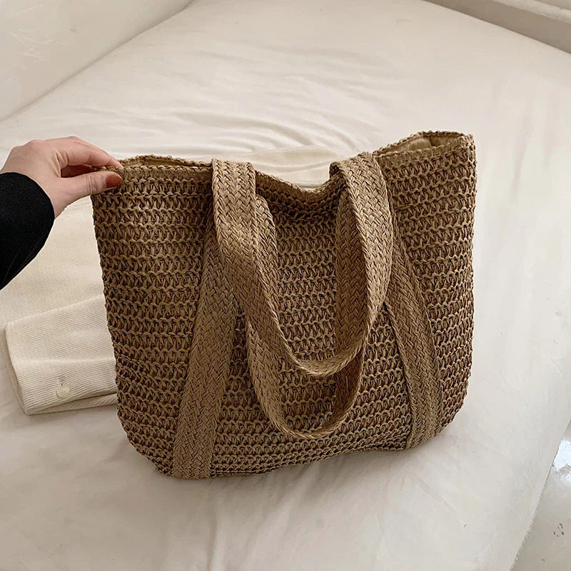 Fourre-tout de plage femme en paille et coton, parfait pour l'été, les vacances et un style décontracté.