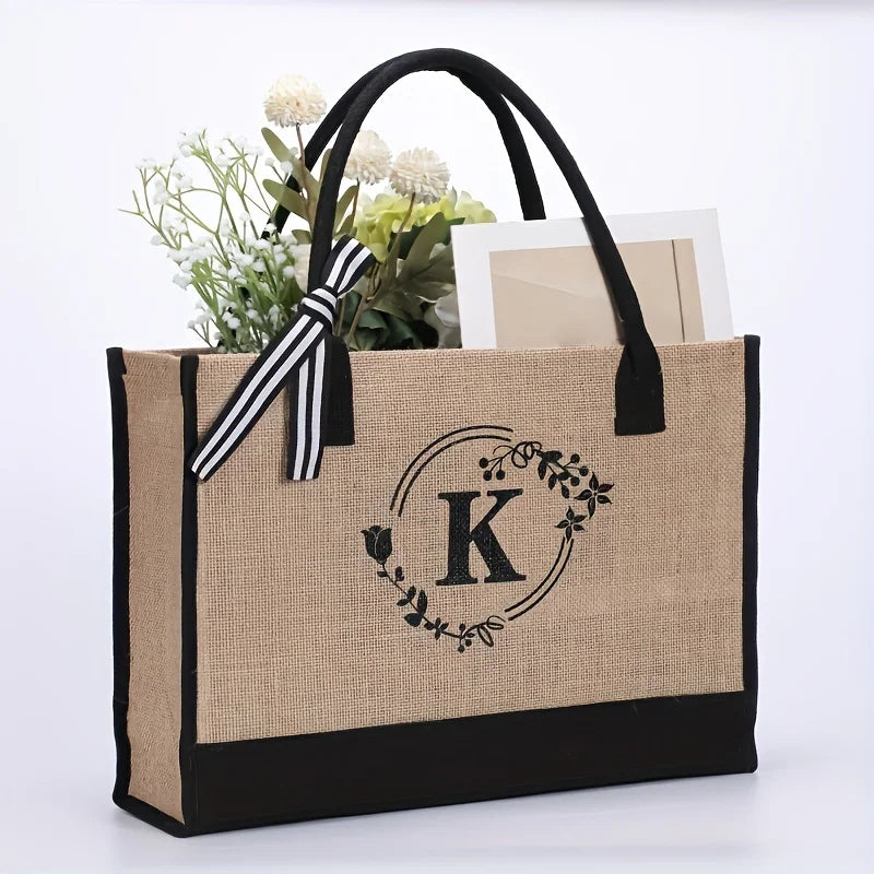 Grand sac de plage en toile de jute, personnalisable pour un été inoubliable.